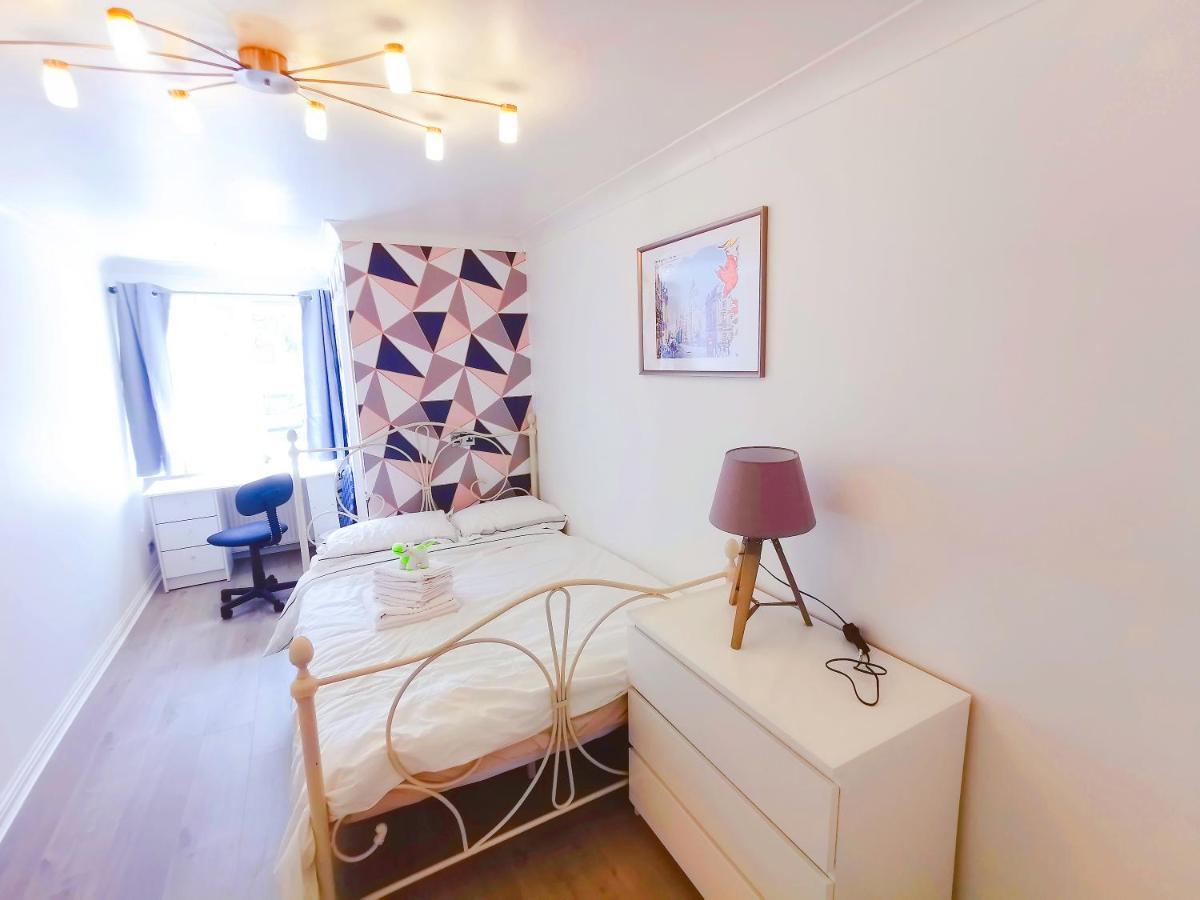 Modern And Spacious Double&King Bedrooms Both With Private Bathrooms Edinburgh Dış mekan fotoğraf