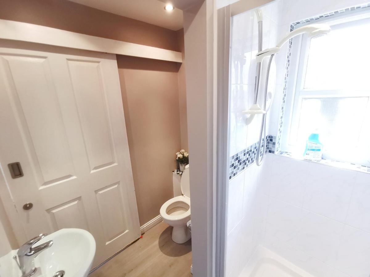 Modern And Spacious Double&King Bedrooms Both With Private Bathrooms Edinburgh Dış mekan fotoğraf