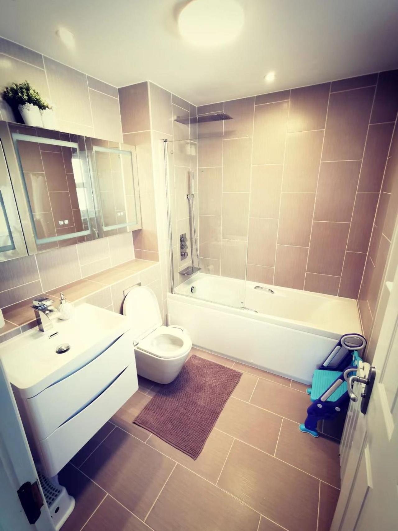 Modern And Spacious Double&King Bedrooms Both With Private Bathrooms Edinburgh Dış mekan fotoğraf